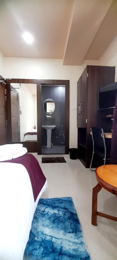 古瓦哈提 Bharalu Residency酒店 外观 照片